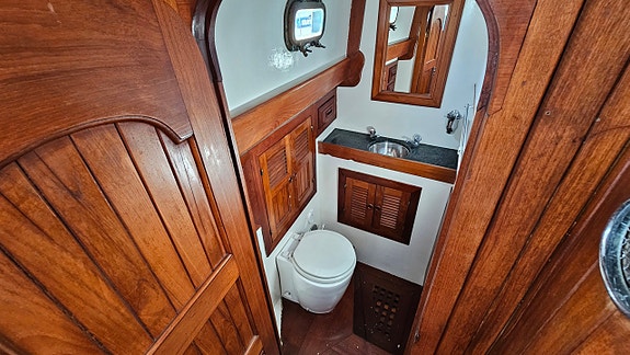 Transworld 41 Ketch 19 of 24