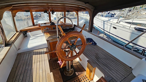 Transworld 41 Ketch 11 of 24
