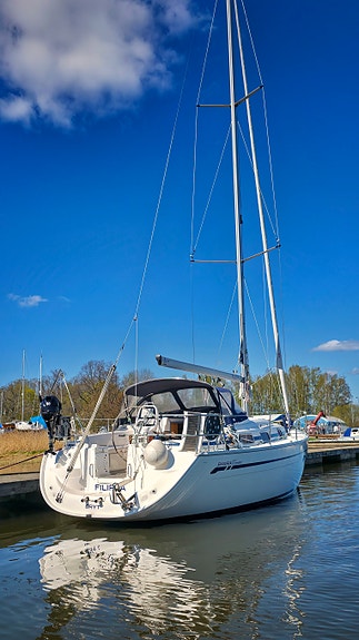 Bavaria 37 Cruiser 6 of 20