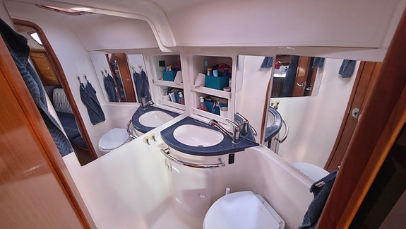 Bavaria 37 Cruiser 13 of 20