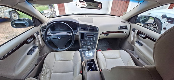 Volvo S60 2 of 6