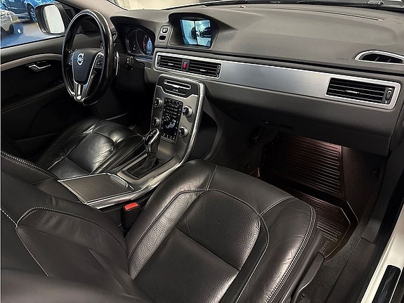Volvo XC70 8 of 26