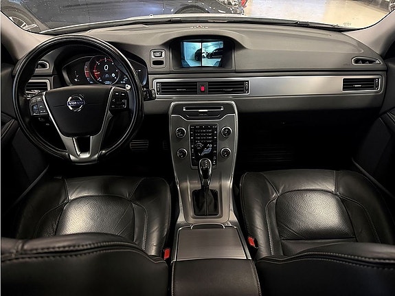 Volvo XC70 11 of 26