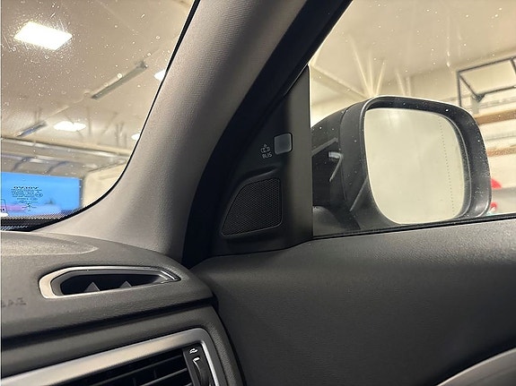 Volvo XC70 22 of 26