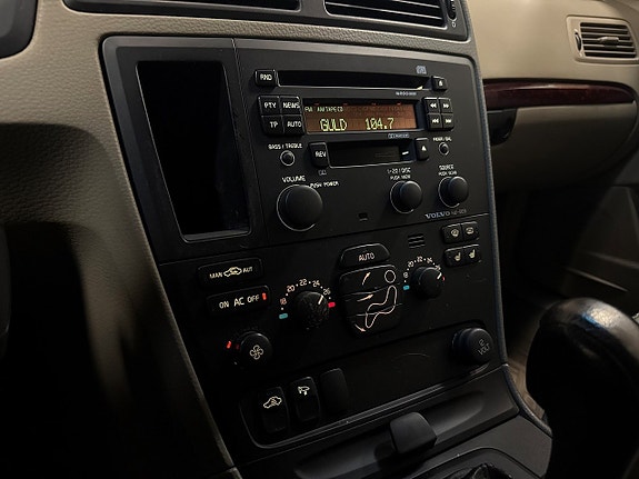 Volvo XC70 14 of 16