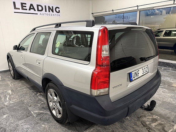 Volvo XC70 2 of 16