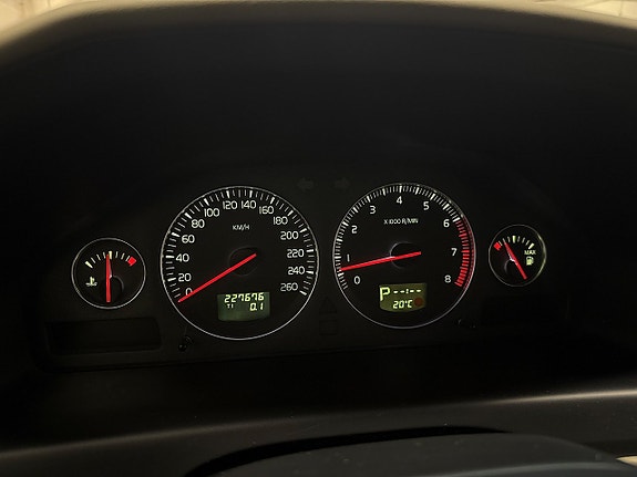 Volvo XC70 12 of 16