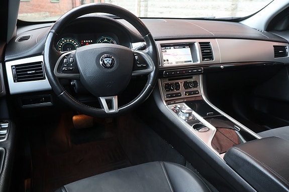 Jaguar XF 9 of 21