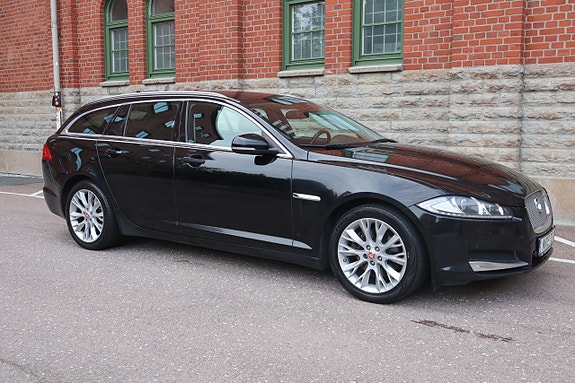 Jaguar XF 17 of 21