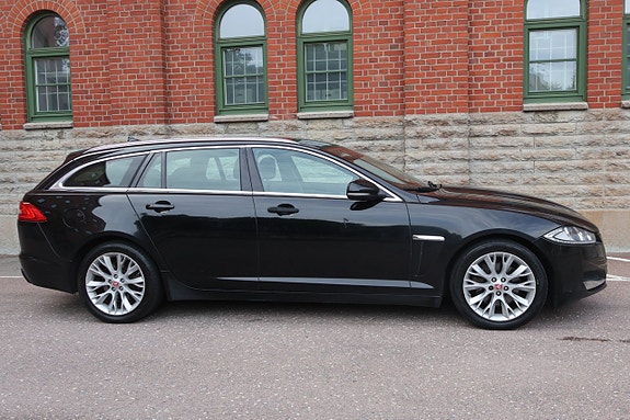 Jaguar XF 18 of 21