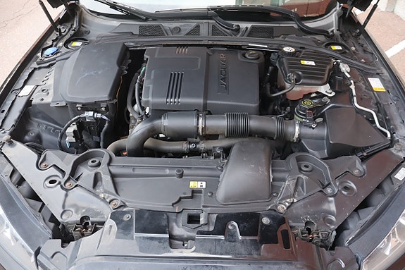 Jaguar XF 16 of 21