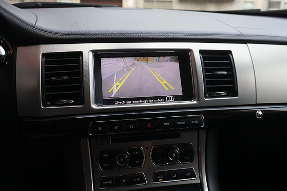 Jaguar XF 15 of 21