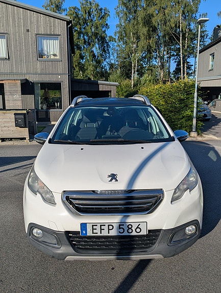 Peugeot 2008 2 of 10