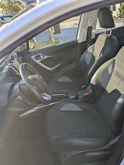 Peugeot 2008 5 of 10