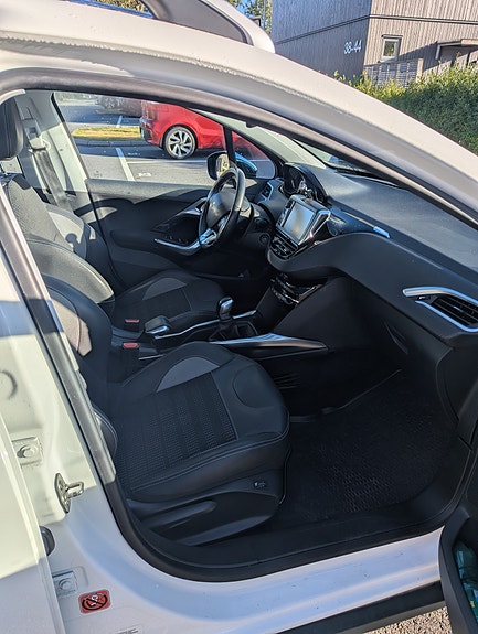 Peugeot 2008 8 of 10