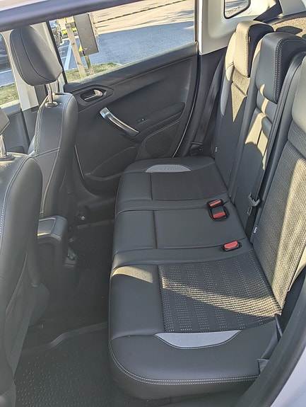 Peugeot 2008 6 of 10