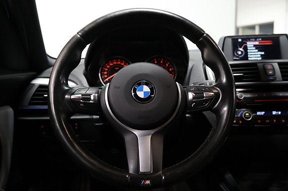 BMW 118i 13 of 22