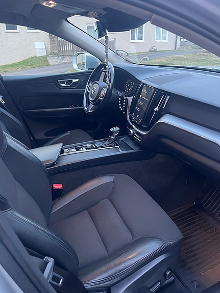Volvo XC60 5 of 30