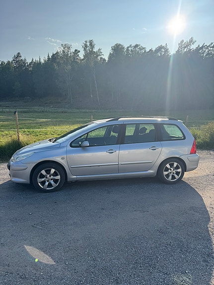 Peugeot 307 2 of 6