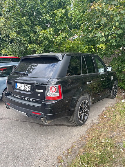 Land Rover Range Rover Sport 2 of 9