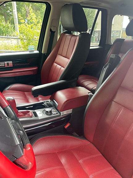 Land Rover Range Rover Sport 3 of 9