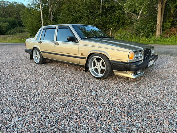 Volvo 740 3 of 6