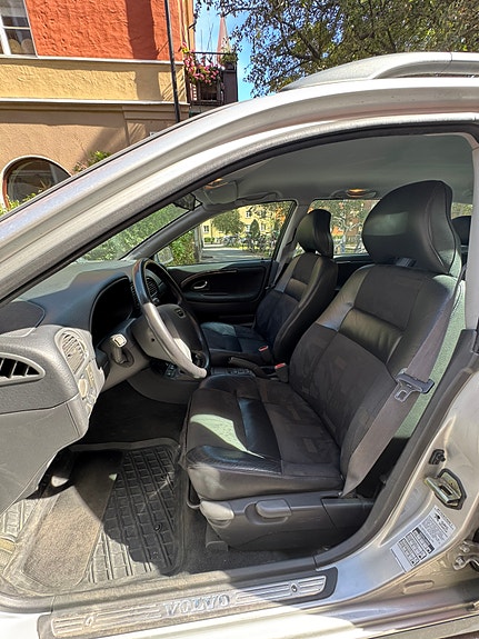 Volvo V40 3 of 7