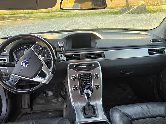 Volvo V70 4 of 7