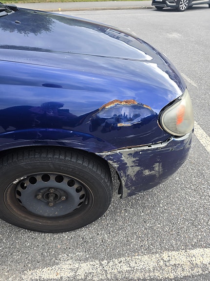Nissan Almera 3 of 9