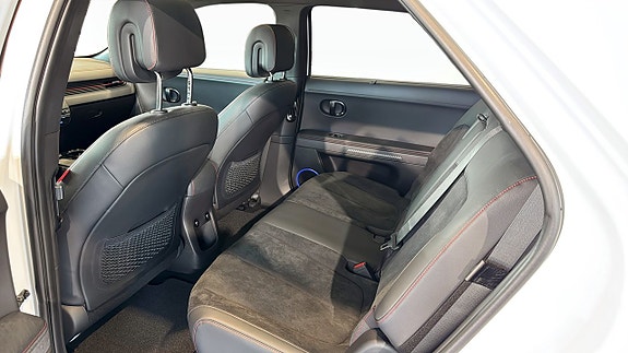 Hyundai Ioniq 5 10 of 16