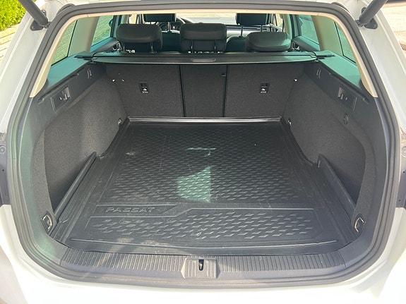 Volkswagen Passat 8 of 11