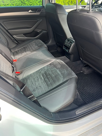Volkswagen Passat 4 of 11