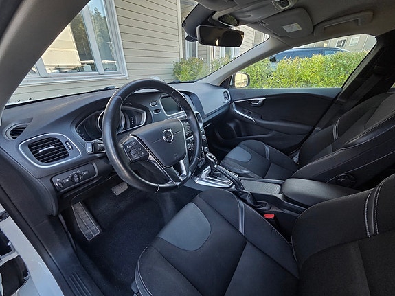 Volvo V40 4 of 18
