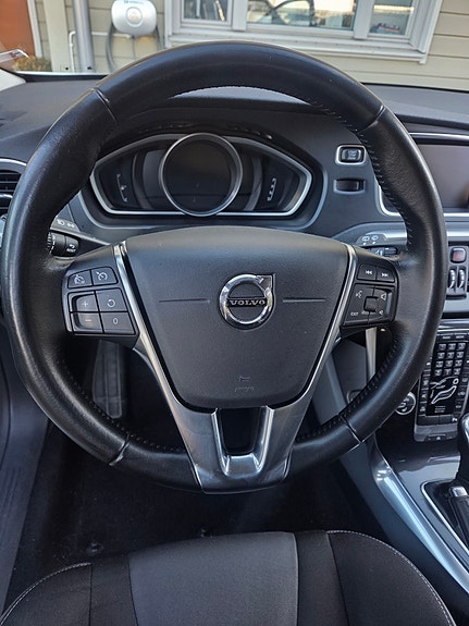 Volvo V40 9 of 18
