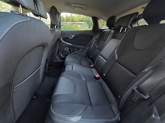 Volvo V40 7 of 18