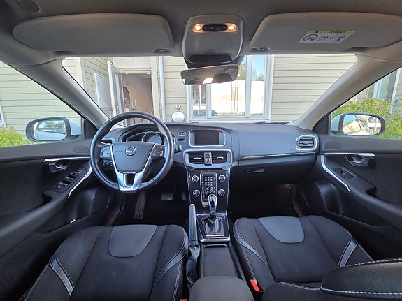 Volvo V40 3 of 18