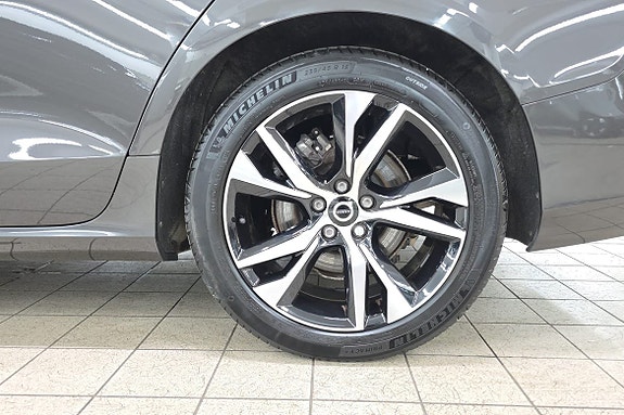 Volvo V60 17 of 23
