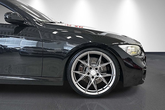 BMW 335i 12 of 23