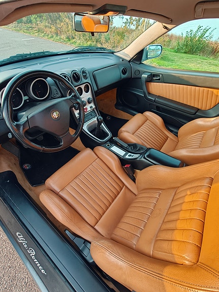 Alfa Romeo GTV 5 of 10