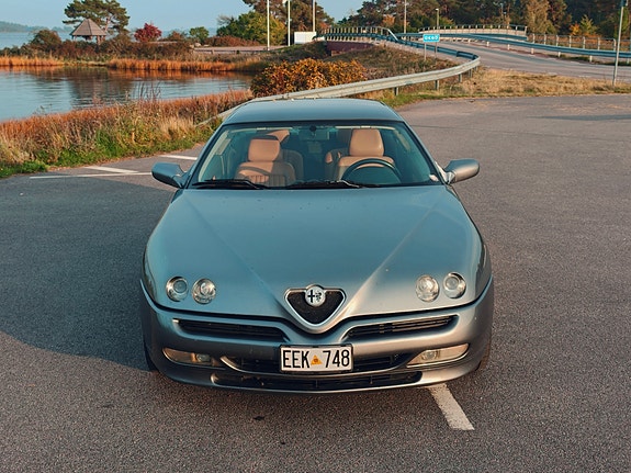 Alfa Romeo GTV 3 of 10