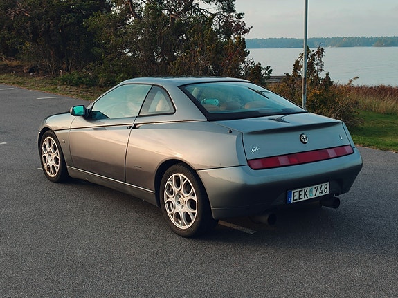 Alfa Romeo GTV 8 of 10