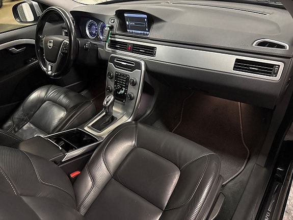 Volvo V70 8 of 21