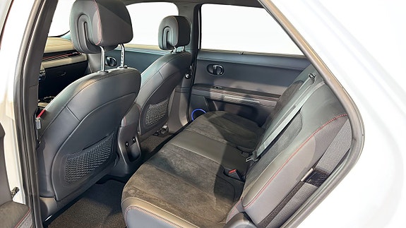 Hyundai Ioniq 5 10 of 16