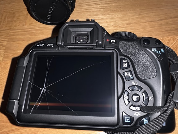 Canon EOS 600D + tillbehör image 2
