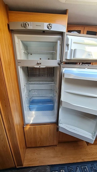 POLAR 590 Långbädd 2,5M bred med Förtält och Stor kyl/Frys 9 of 10