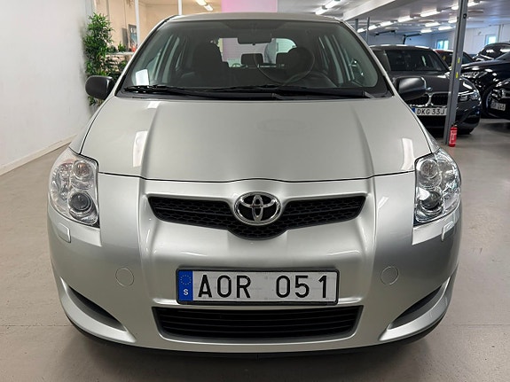 Toyota Auris 4 of 26