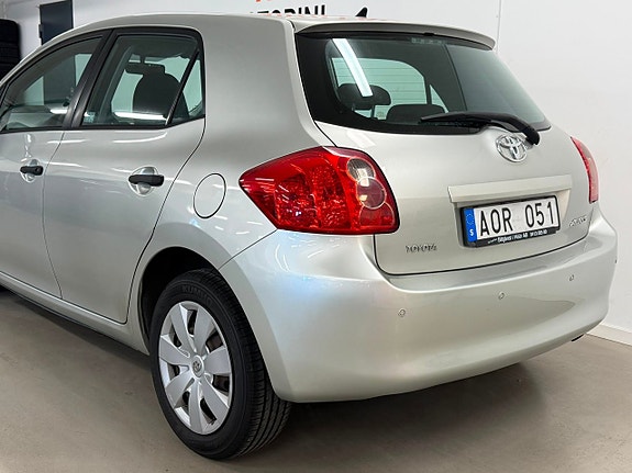 Toyota Auris 7 of 26