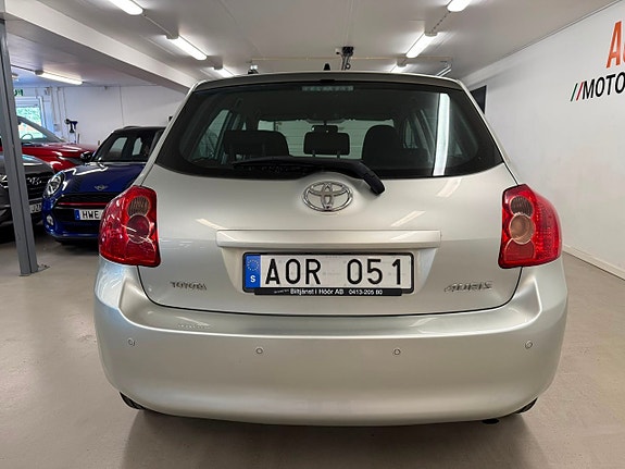 Toyota Auris 12 of 26