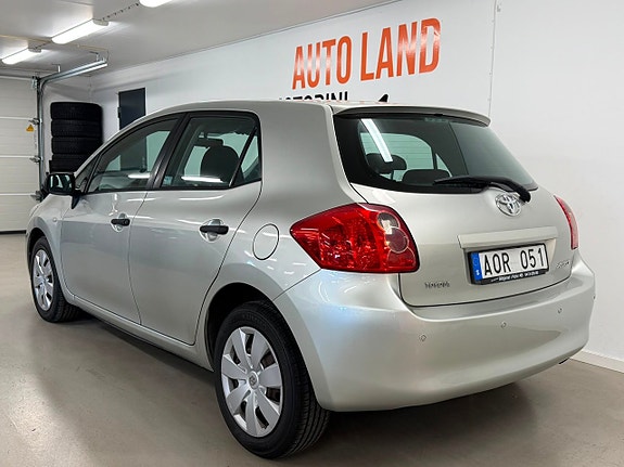 Toyota Auris 6 of 26