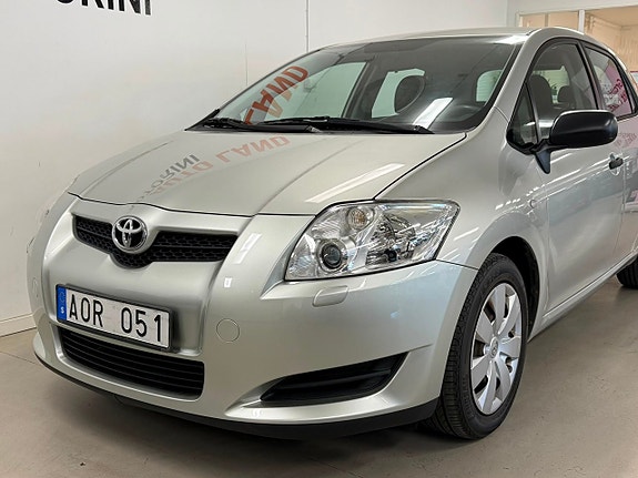 Toyota Auris 3 of 26